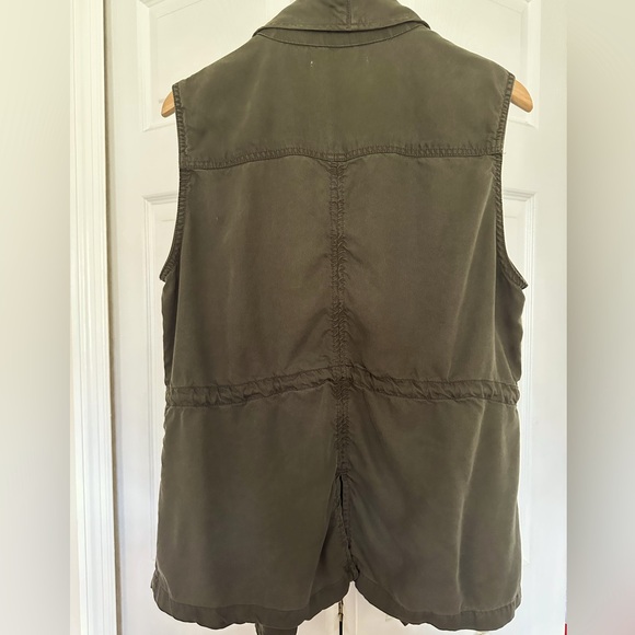 Max Jeans Utility Vest/jacket Distressed military green. Gently used. Size L - Picture 5 of 10